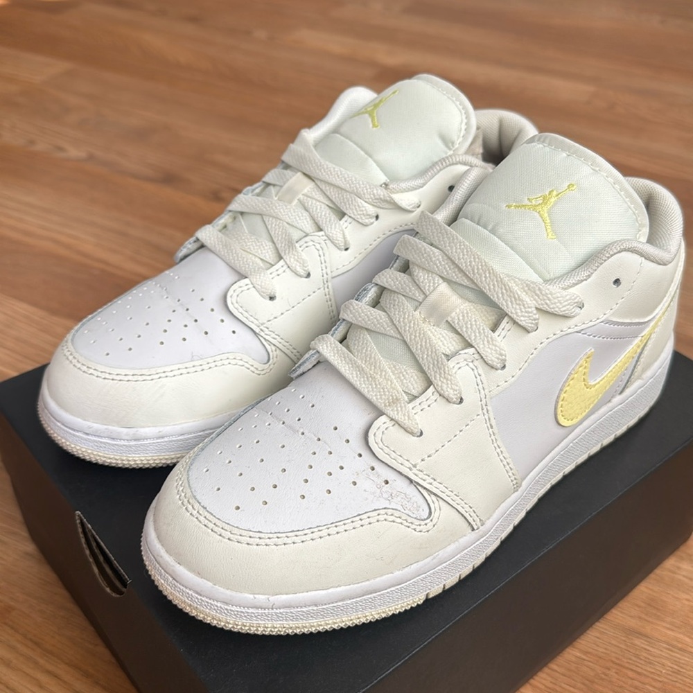 Nike Jordan 1 Low (GS) EUC